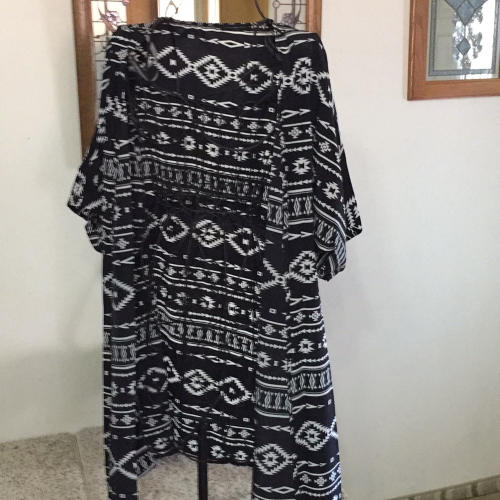 Long black and white cover kimono